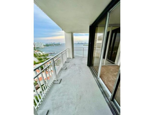Primary Photo - 4000 Towerside Terrace