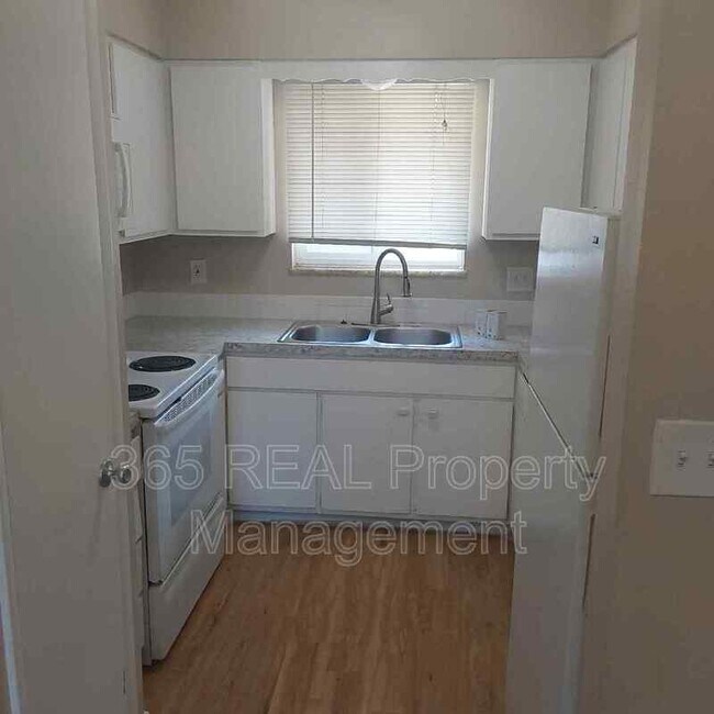 Foto del edificio - 1434 E 16th St