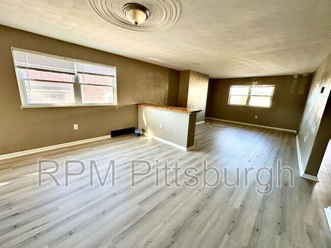 Building Photo - 310 30th St
