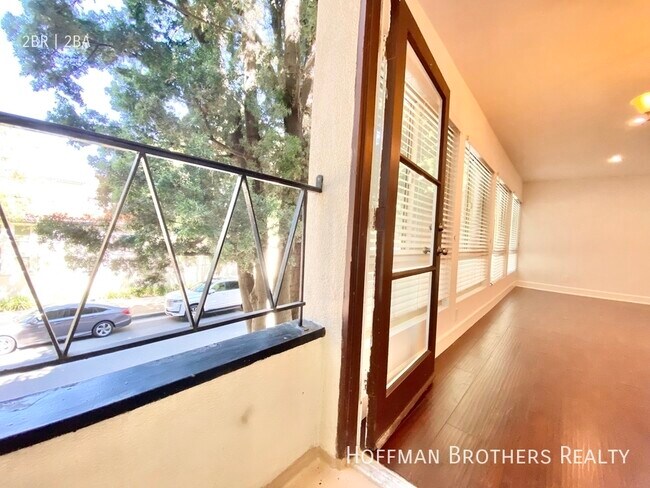 Foto del edificio - 8730 Charleville Blvd