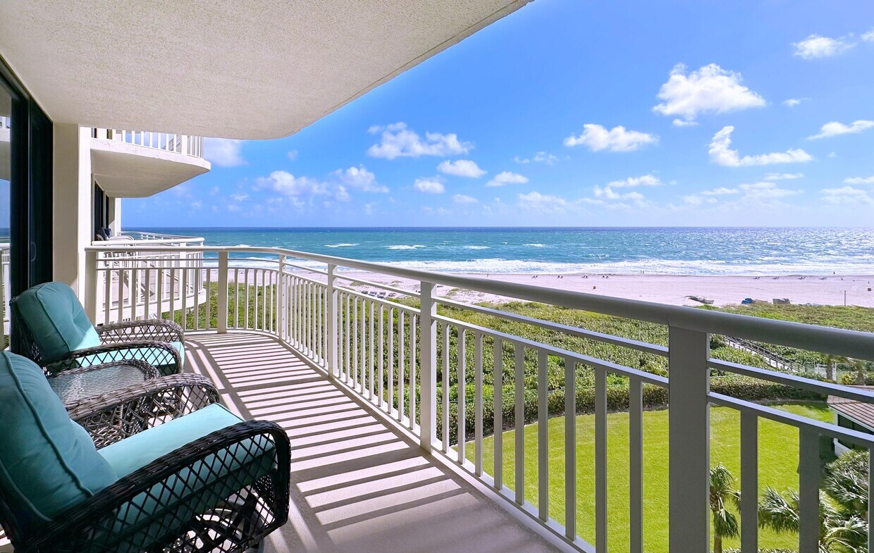 Primary Photo - 3000 N Ocean Dr
