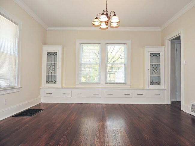 Building Photo - 3 Bed - 1.5 Bath Colonial for Rent in Clev...