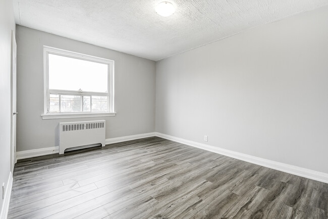 Building Photo - Beautifully Renovated 2 Bedroom on The Mountain Brow