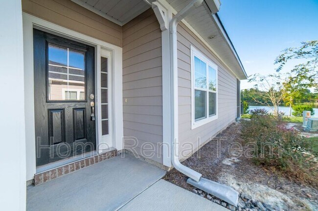 Foto del edificio - 180 Lake Lily Dr