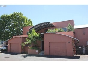 Building Photo - 750 Monroe St