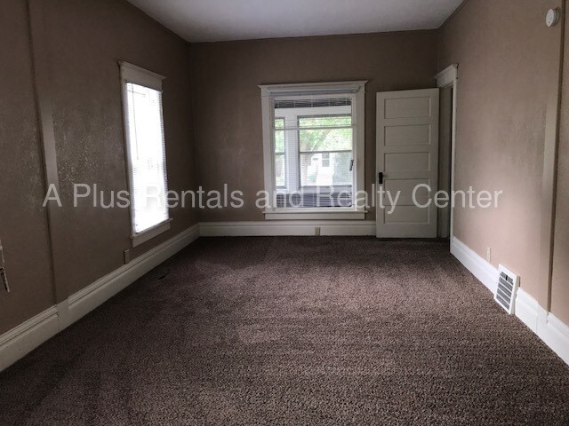 Foto del edificio - 912 W 19th St