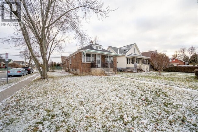 Photo du bâtiment - 837 Hanna St E