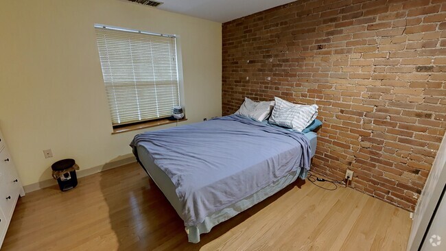 Building Photo - 103 Gainsborough St