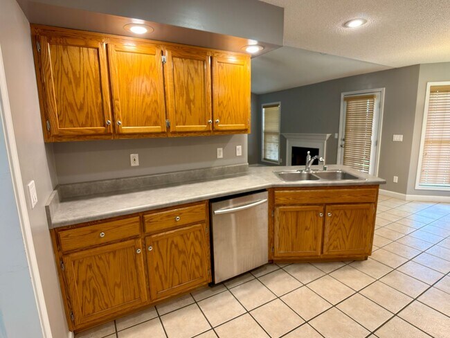 Building Photo - 3 Bed, 2 Bath with Fenced Yard, Two-Car Garage, Brookland School District