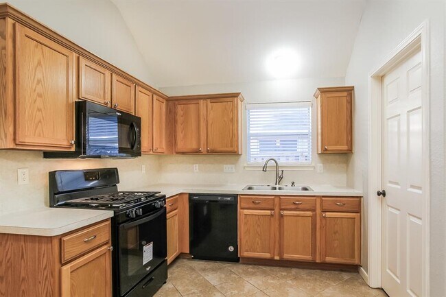 Building Photo - 21538 Forest Colony Dr