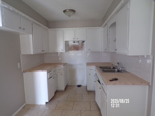 Foto del edificio - remodeled home,