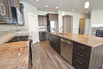 Building Photo - 10376 Colorful Dr Building Photo - 10376 Colorful Dr