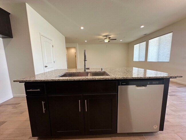 Foto del edificio - Newly built SE Visalia located in Vista De...