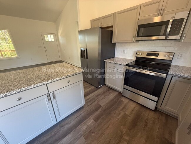 Foto del edificio - 3773 Hinshaw Country Rd