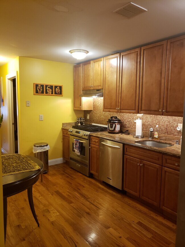 Foto del edificio - 336 Saint Pauls Ave