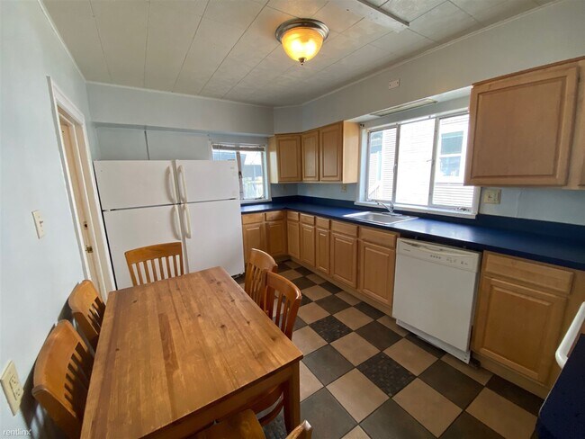 Building Photo - 6 br, 2 bath House - 935 Greenwood Ave 935...