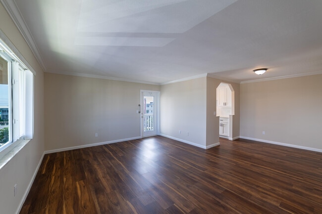 Building Photo - 111 Doolen Ct