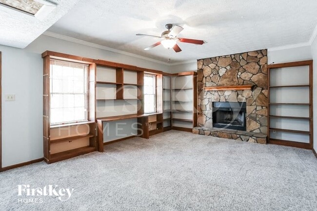 Building Photo - 240 Summerwood Ln