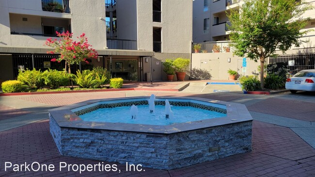 Building Photo - 1 br, 1 bath House - 3183 Wayside Plaza # 216