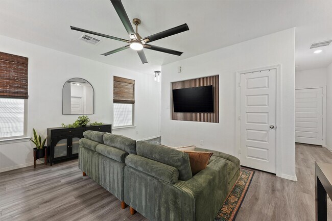 Building Photo - 16638 Spirit St