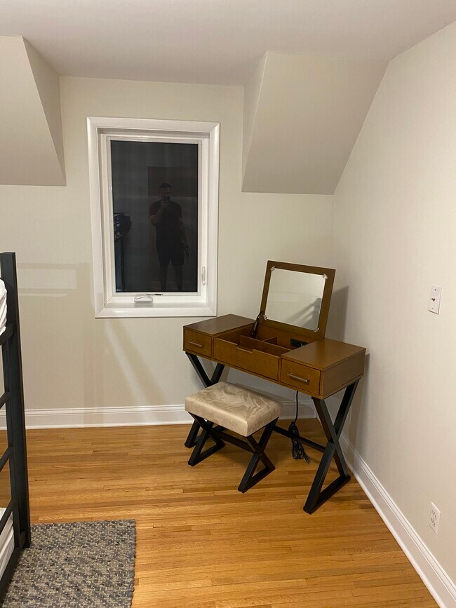 Foto del edificio - 314 12th Ave NE