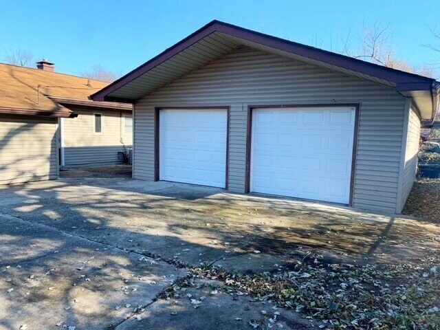 Building Photo - WEST SIDE 3BR RANCH HOME AVAILABLE NOW!