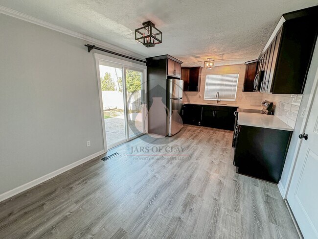 Foto del edificio - Available Now!!!Single Level House Ready t...