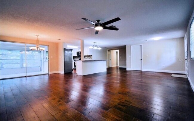 Building Photo - 8504 Sunflower Ln