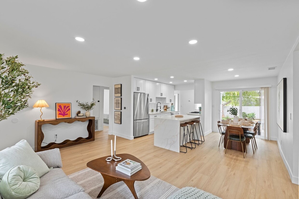 Foto principal - 6412 Cleo St