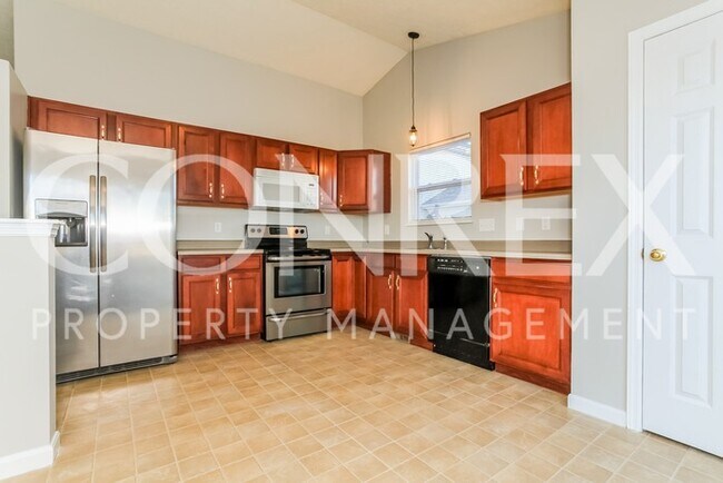 Foto del edificio - Stunning 3 Bedroom with Cathedral Ceilings!