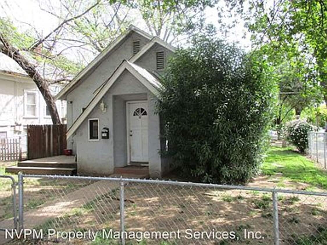 Primary Photo - Perfect Location Across the Street from CS...