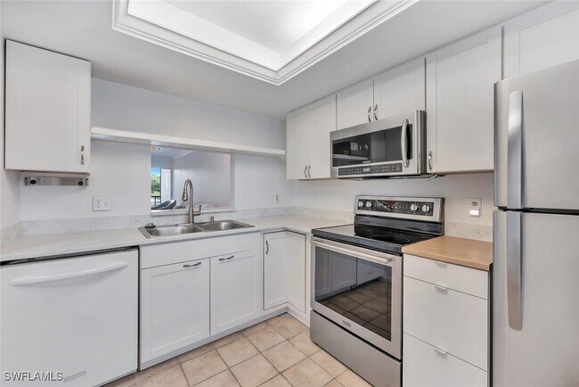 Foto del edificio - 3030 Binnacle Dr