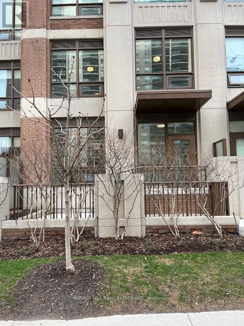 Building Photo - 310 Tweedsmuir Ave