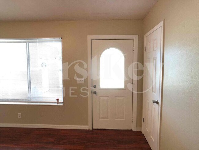 Foto del edificio - 5112 43rd Ave W
