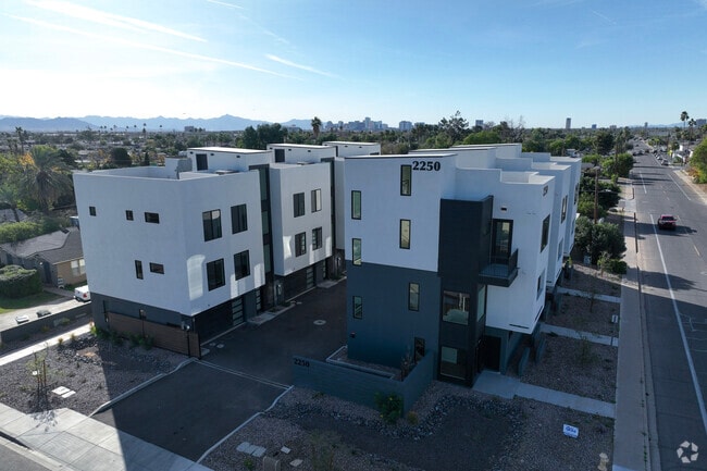 William Court Apartments