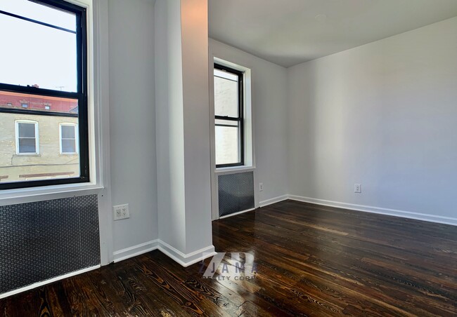 Building Photo - 283 Albany Ave