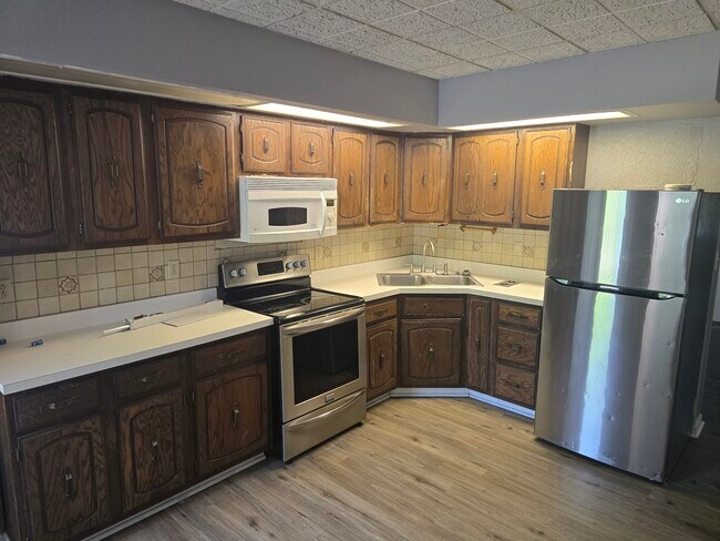 Foto del edificio - 3645 Seymour Ave