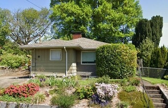 Building Photo - 4206 NE 9th Ave