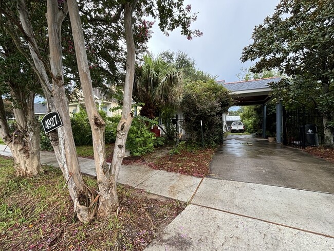 Building Photo - 4927 Venus St