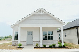 Building Photo - 863 Rosemary Ln
