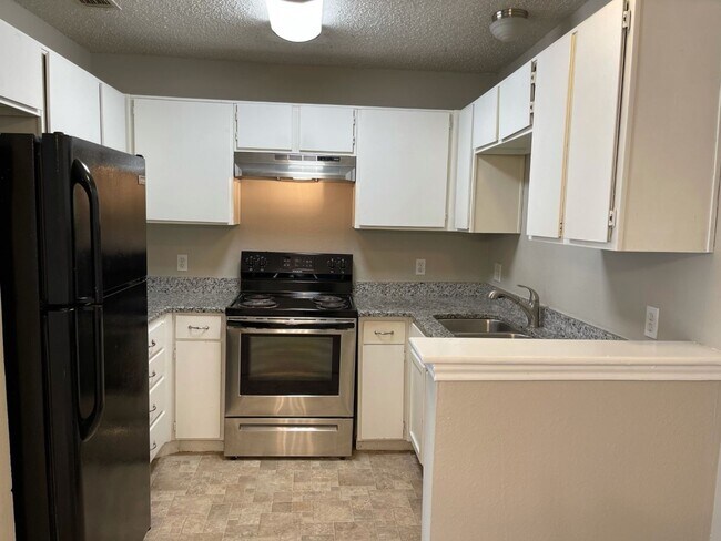 Building Photo - 5432 Creekridge Rd Arlington TX 76018