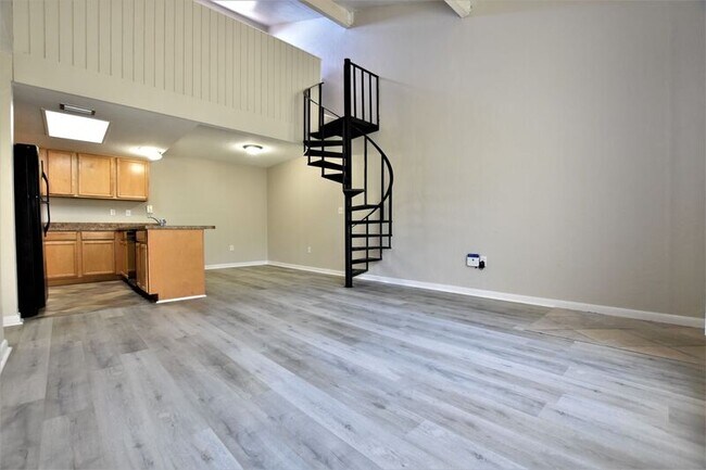 Building Photo - 4131 SW 31st Dr