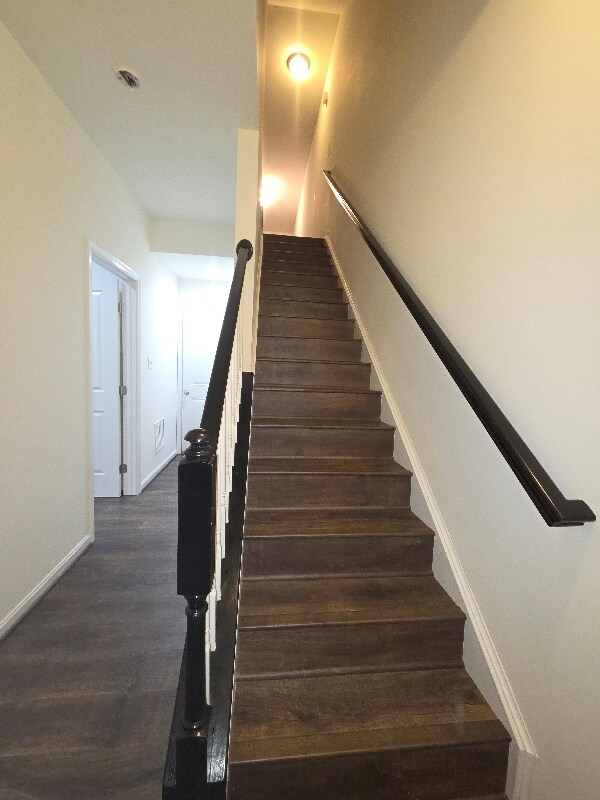 Foto del edificio - 7735 Duncannon Ln