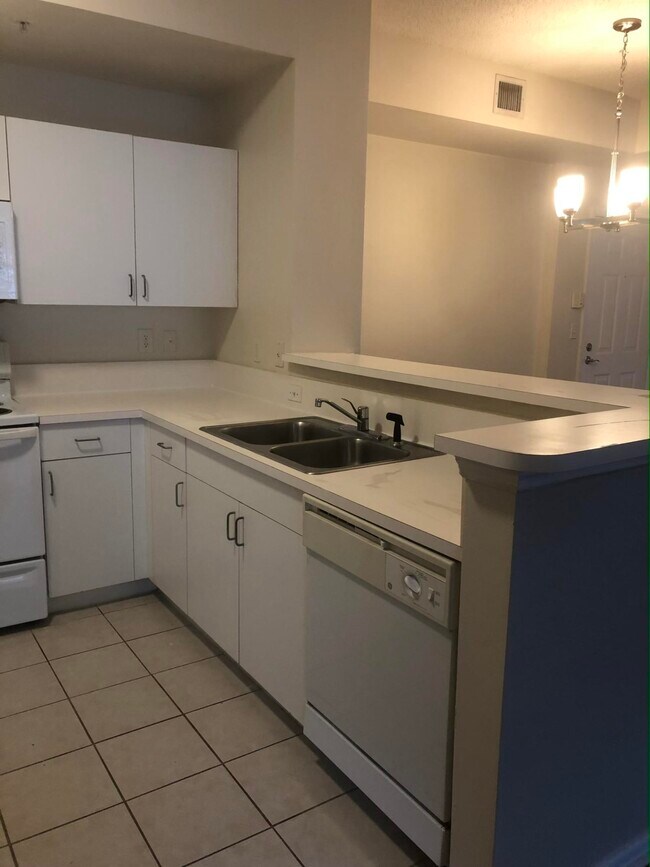 Foto del edificio - 630 S Sapodilla Ave