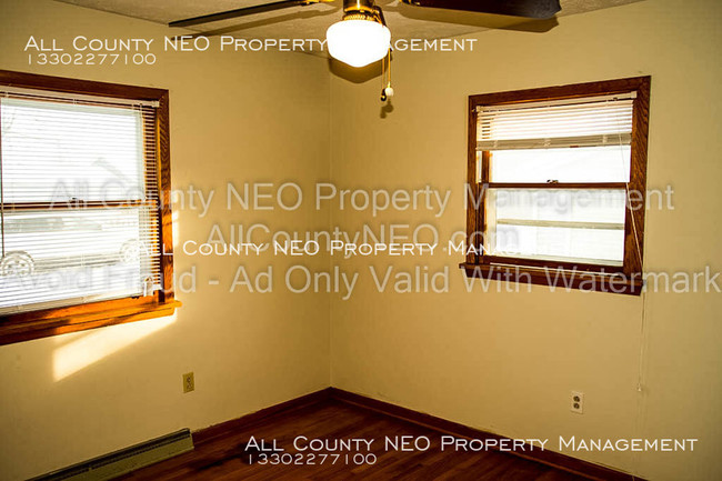 Building Photo - 3 Bedroom Ranch!