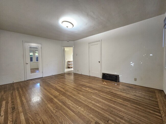 Foto del edificio - Downtown Palo Alto Living – 1 Bedroom Apar...