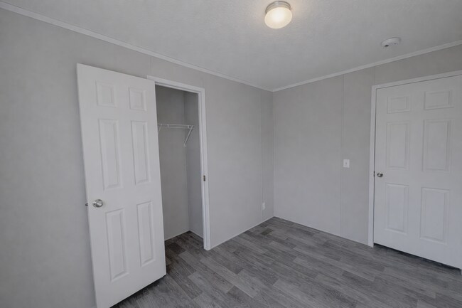 Foto del edificio - 248 Laurel Leah