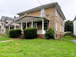 Building Photo - 83 Tripp St
