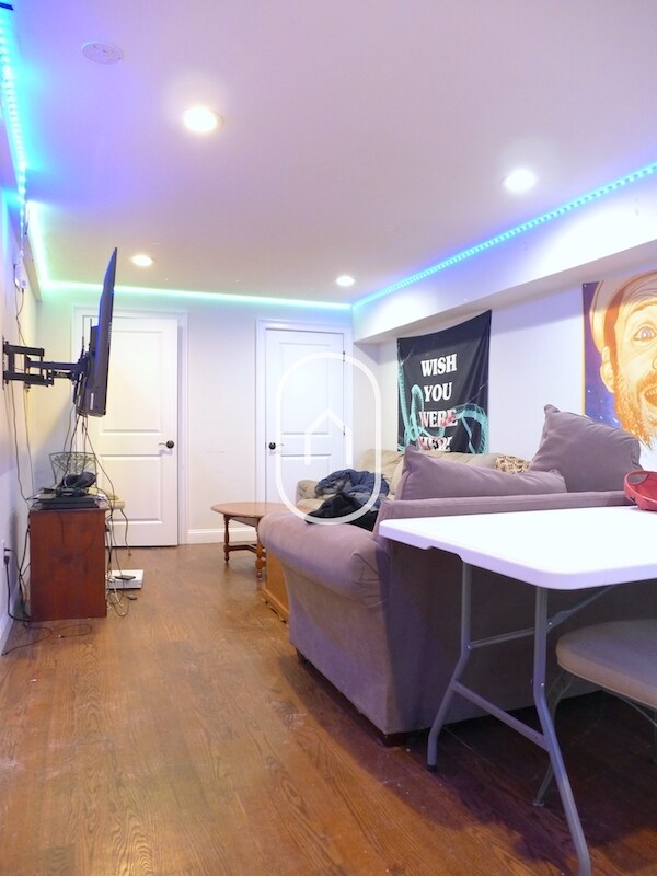 Foto del edificio - 8 Guild St