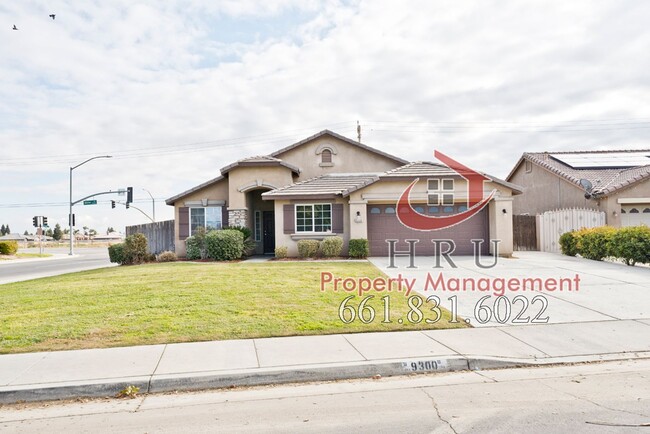 Foto del edificio - SW-Bakersfield  features 4 bed 2 bath with...